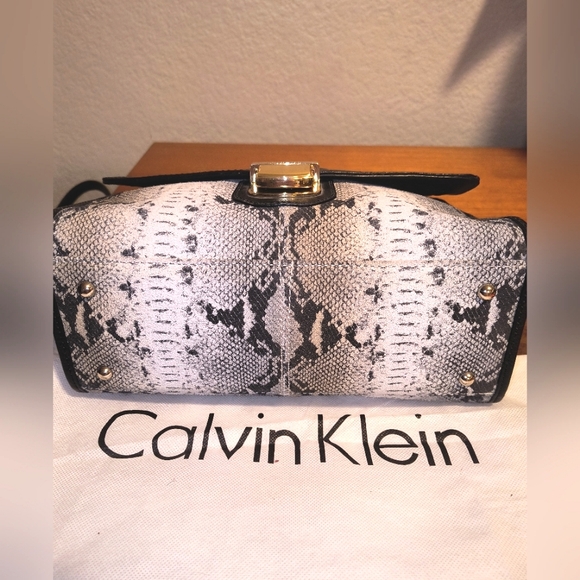 BRAND NEW Calvin Klein Embossed Suede & Leather Purse w/2 straps & Dustbag NWT - Picture 5 of 16